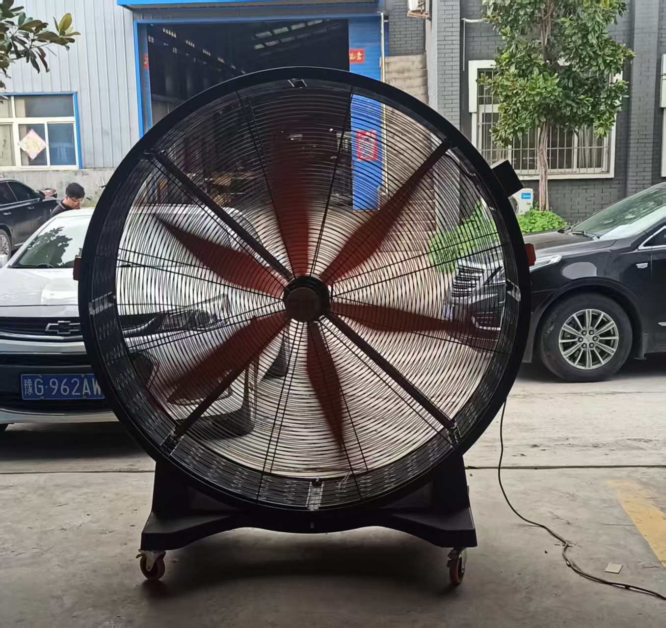 戰(zhàn)高溫，送清涼